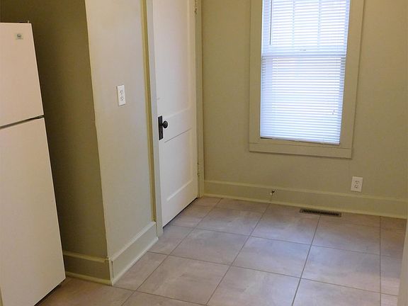 4th image of 144 N 13th St