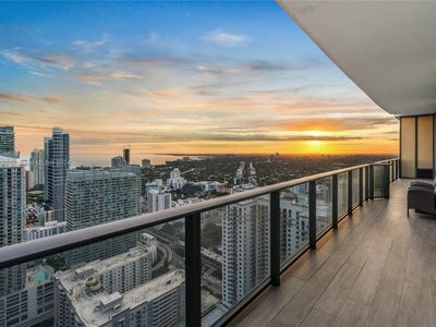 45 SW 9th St #LPH4504, Miami, FL, 33130