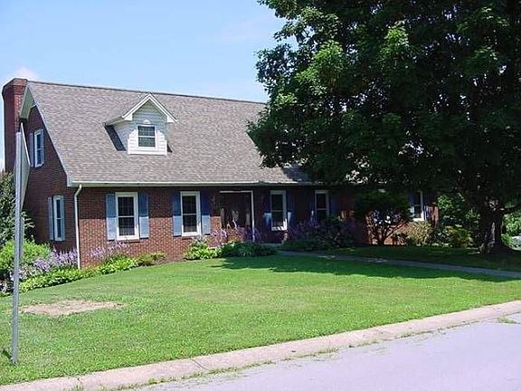 600 Sharon