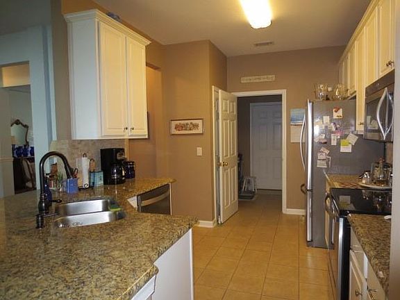5th image of 16 Heron Ct