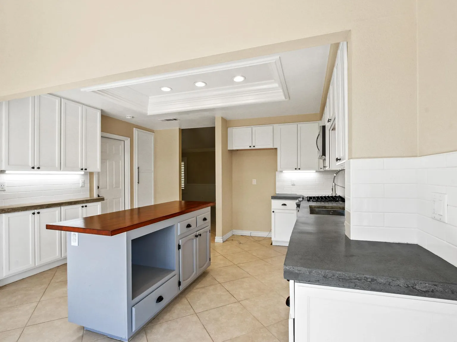 4 bed, 1474 sqft, $3,300 — Photo 4