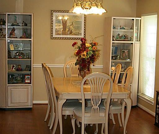 A Beautiful Formal Dining Room for Dinner with the whole Family.