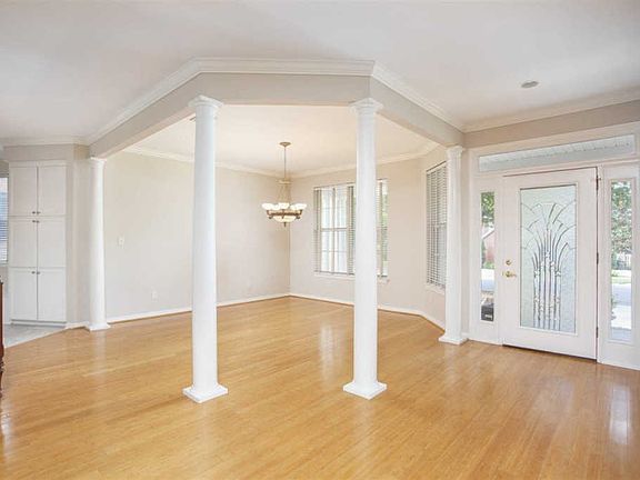 3rd image of 3430 Oakmont Dr