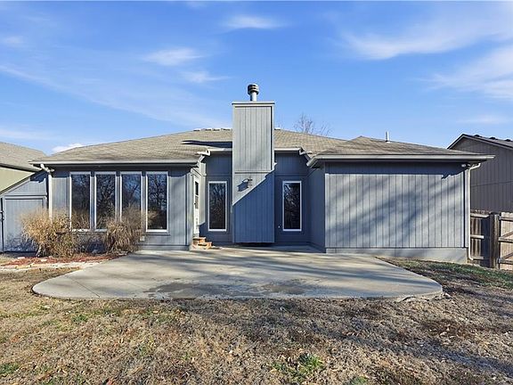 3rd image of 1614 NW Nicholas Dr
