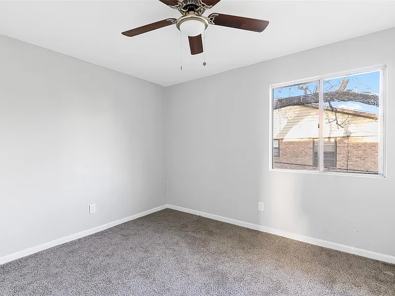 986 Dewalt St — Photo 8