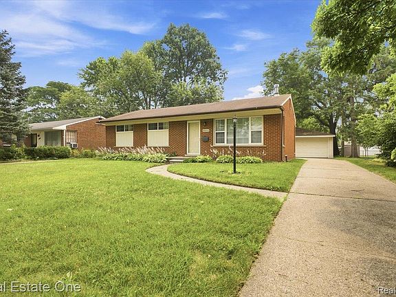 3rd image of 8844 Headley Dr