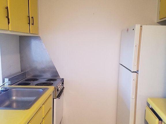 2nd image of 265 Kensington Ave APT 10