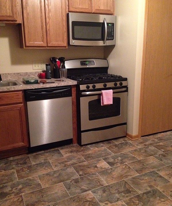 Kitchen w Stainless Steel Appliances