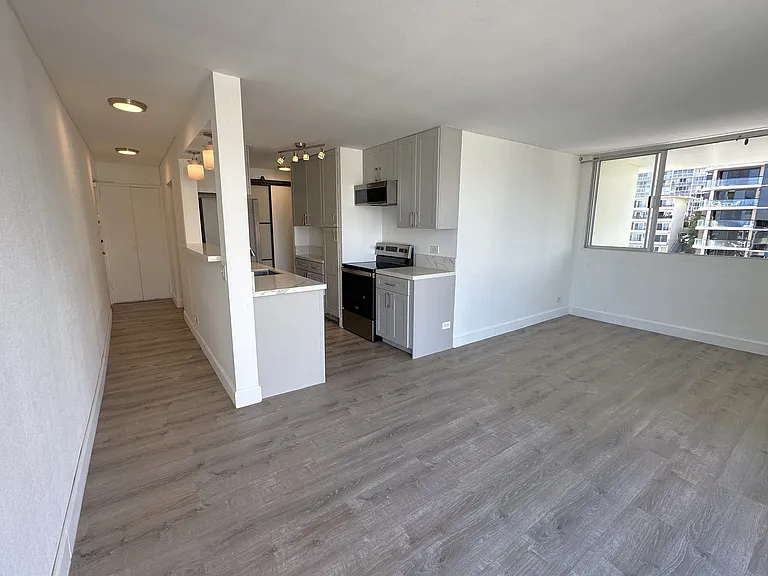 1069 Spencer St #1105 — Photo 6