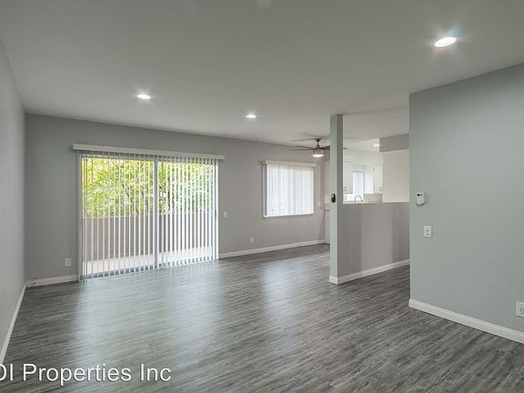 4th image of 1527 Yale St APT 07
