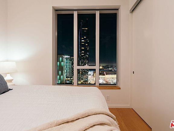 5th image of 889 Francisco St Unit 1801