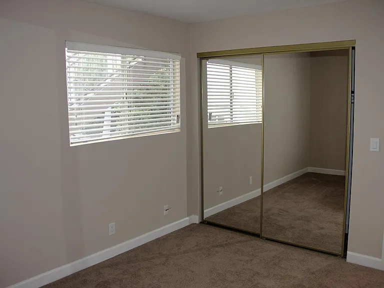 227 La Paloma #A — Photo 10