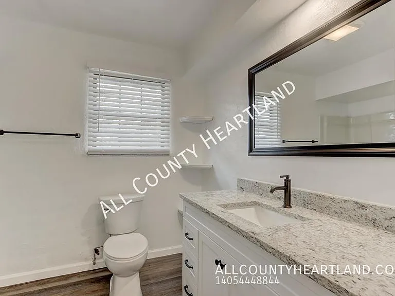 6806 NW 32nd St — Photo 15