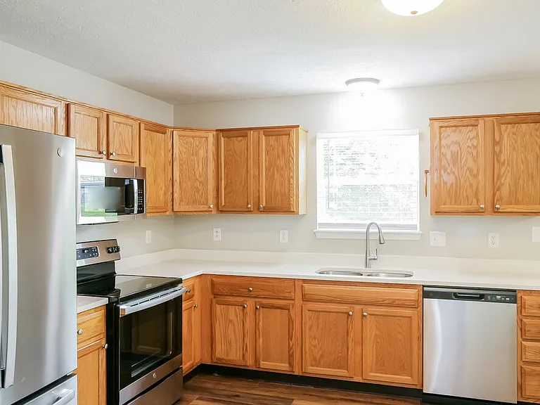 4310 Blue Spruce Ct — Photo 8