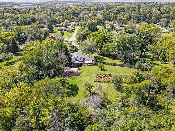 4th image of 55 Bluegrass Ct