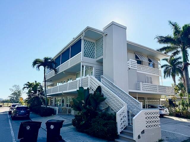 1st image of 131 N Golfview Road #4
