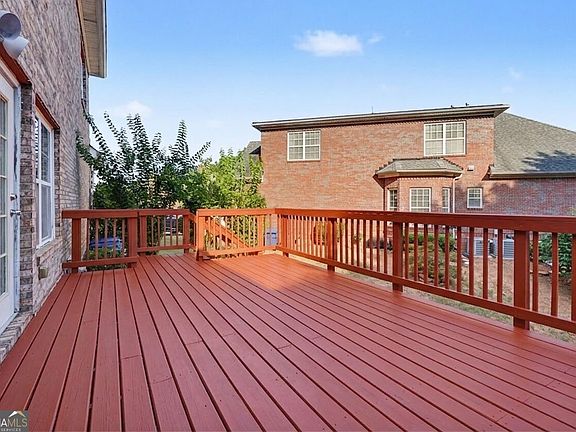 5th image of 1142 Town Square Ct