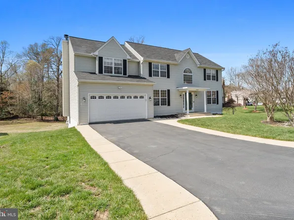 8797 Cottongrass St, Waldorf, MD 20603