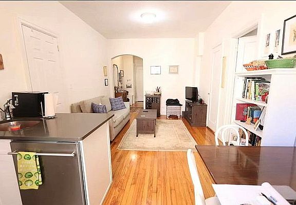 4th image of 155 E 96th St #4F