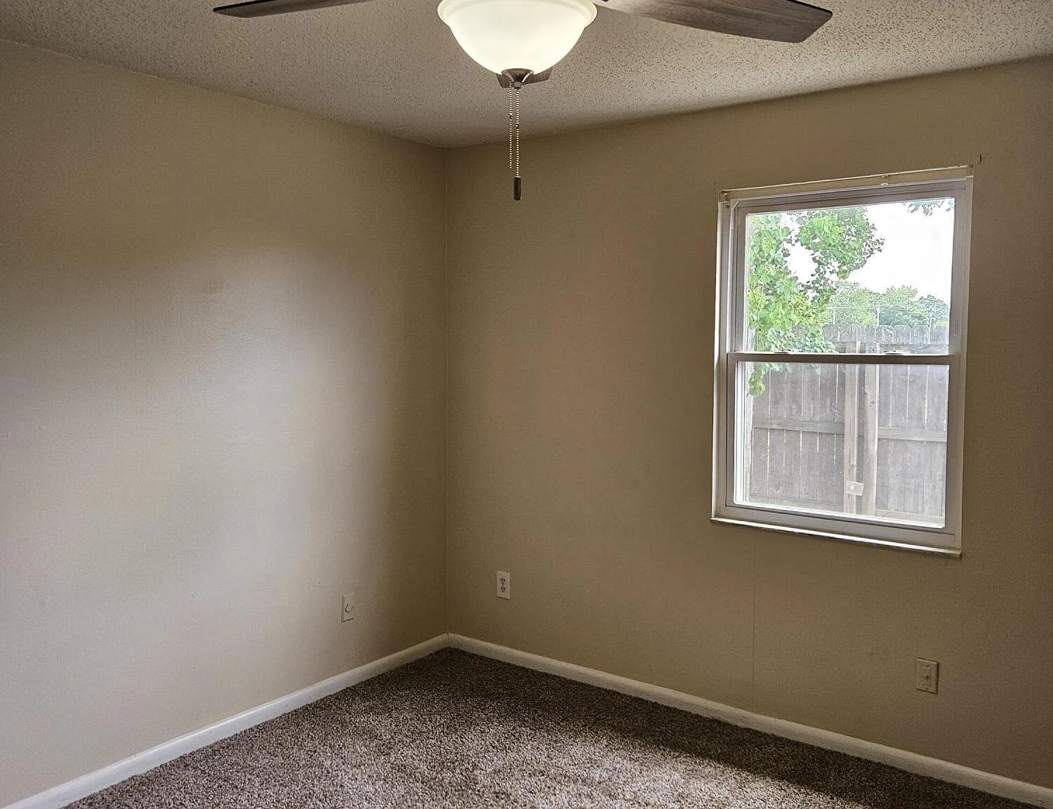 2 bed, 2.0 bath, 922 sqft, $1,200 — Photo 4