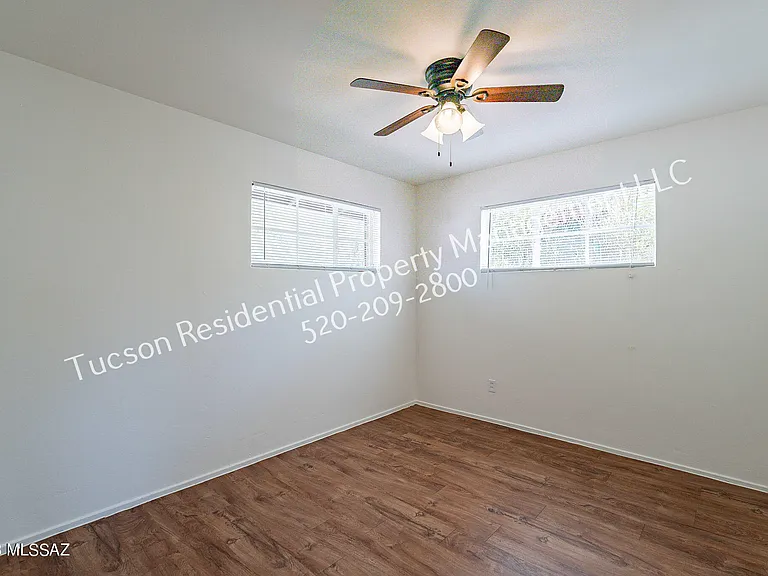 826 E Water St — Photo 31
