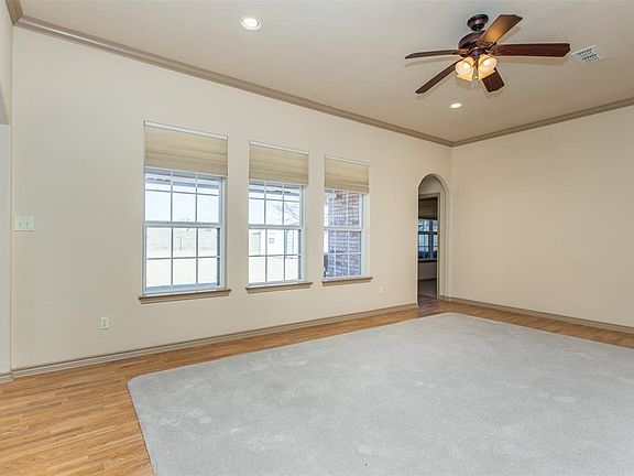 4th image of 1100 W University Dr