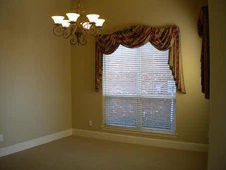 5th image of 1705 Masters Dr