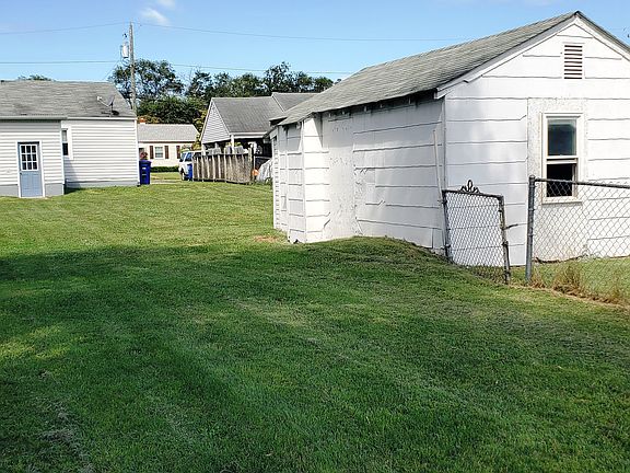 3rd image of 433 Belair Ave