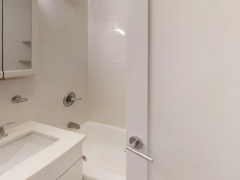 961 Lexington Ave #1E — Photo 14
