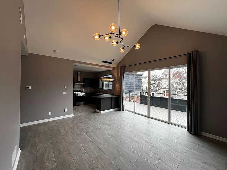 1737 Frankfort Ave #201 — Photo 1