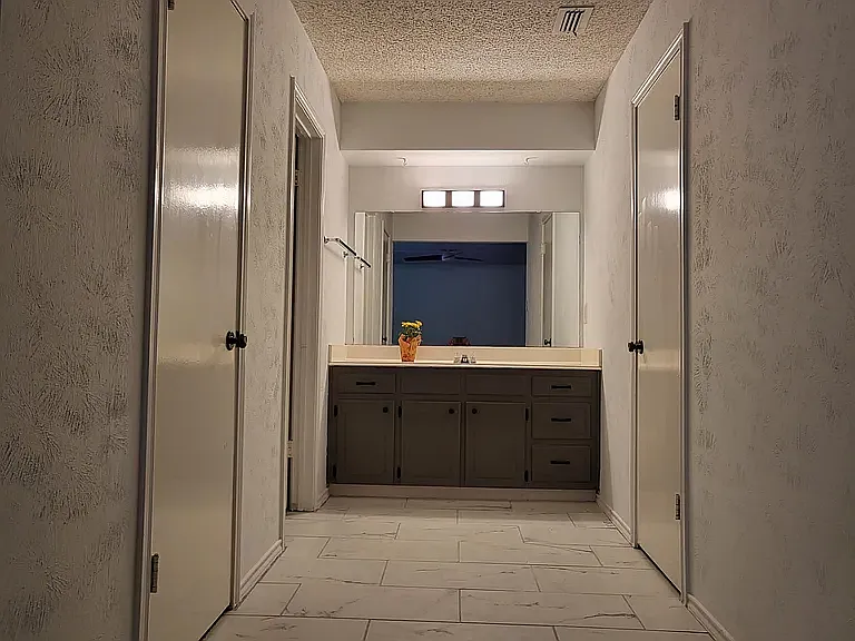 501 Northridge St — Photo 3