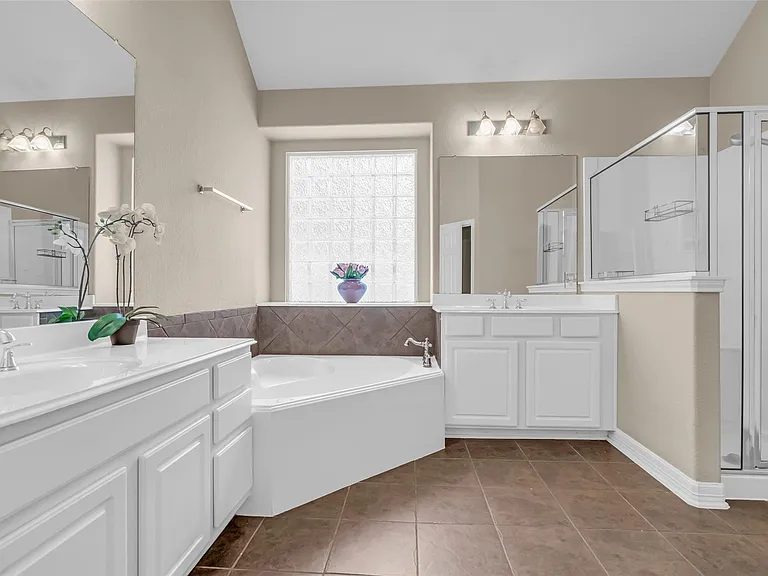 5307 Riverstone Crossing Dr — Photo 15