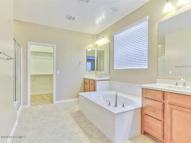 1472 E Flamingo Way — Photo 16