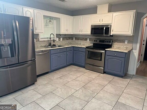 2nd image of 5008 Hidden Hills Ct