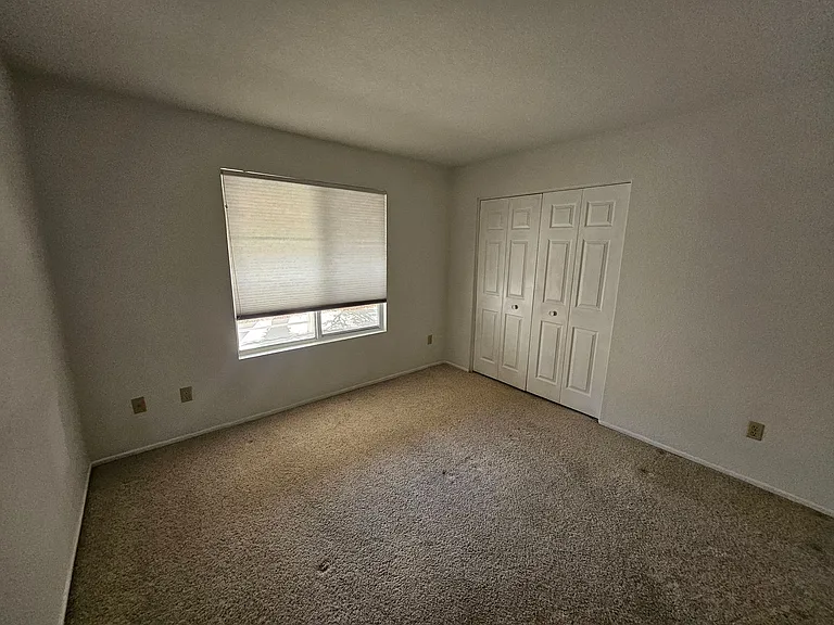 1800 Clubhouse Dr #F61 — Photo 10