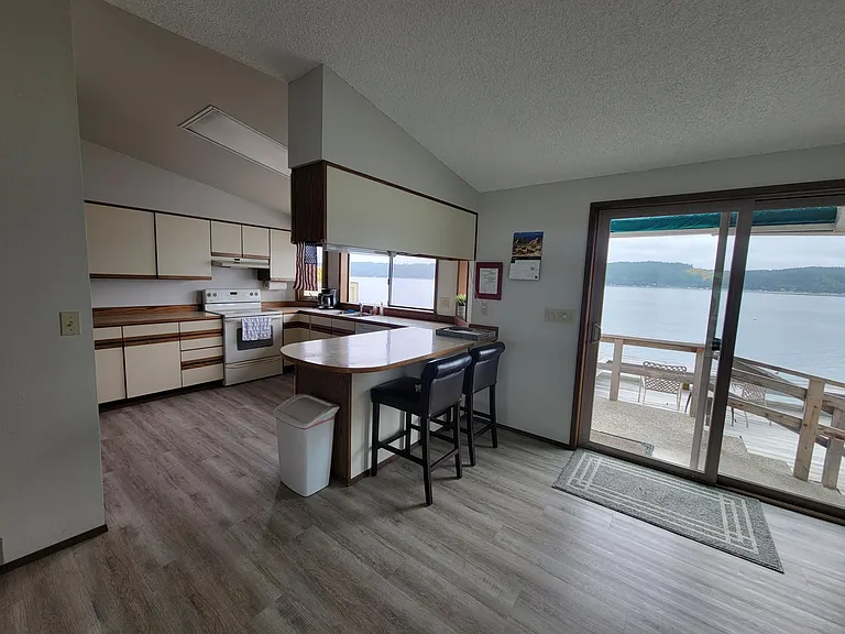 13911 E State Highway 106 — Photo 20
