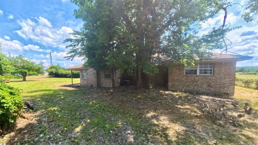 Apartment in Springtown - View 4