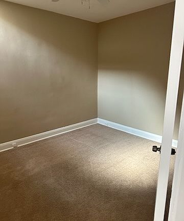 Spacious 2nd Bedroom, Freshly Painted, New Carpet