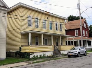 12 Trinity Pl, Amsterdam, NY 12010