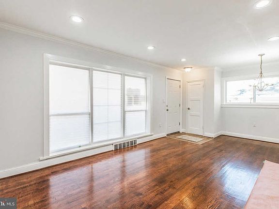 2nd image of 7103 Gateway Blvd