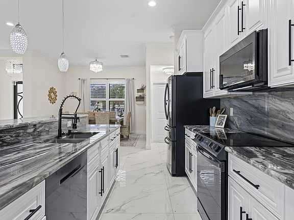 3rd image of 3942 SW Helmlinger Street