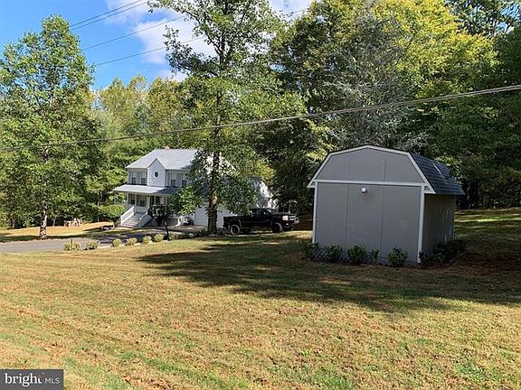 4th image of 2 Clover Hill Dr