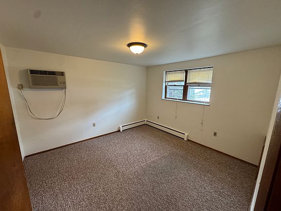 5th image of 620 Chestnut St APT 2