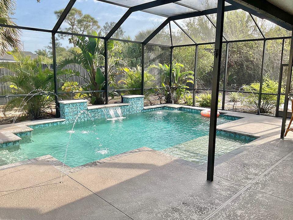 Lani with pool, outdoor Tiki kitchen, TV