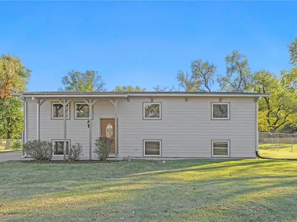 201 E Mill St, Osawatomie, KS 66064