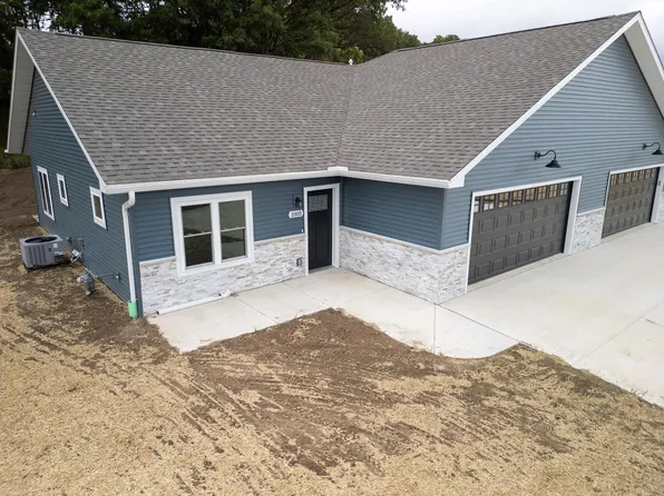 1005 Rusalka Circle, Reedsburg, WI 53959