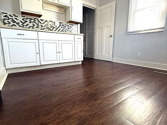 5th image of 1938 N Dearborn St