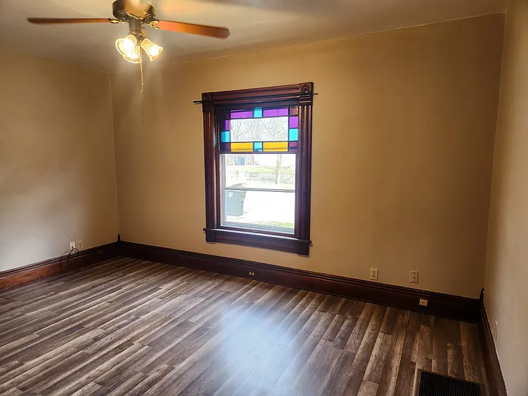 846 Lorain St — Photo 3