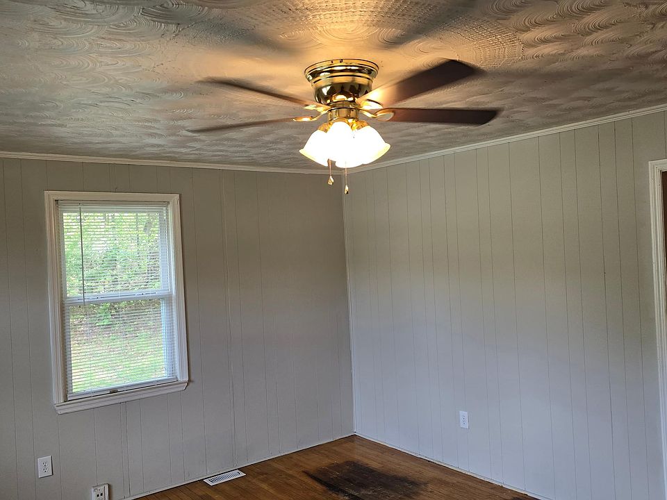 2nd image of 391 Sequoia Dr