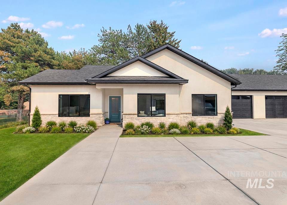 1st image of 1931 Dora Dr